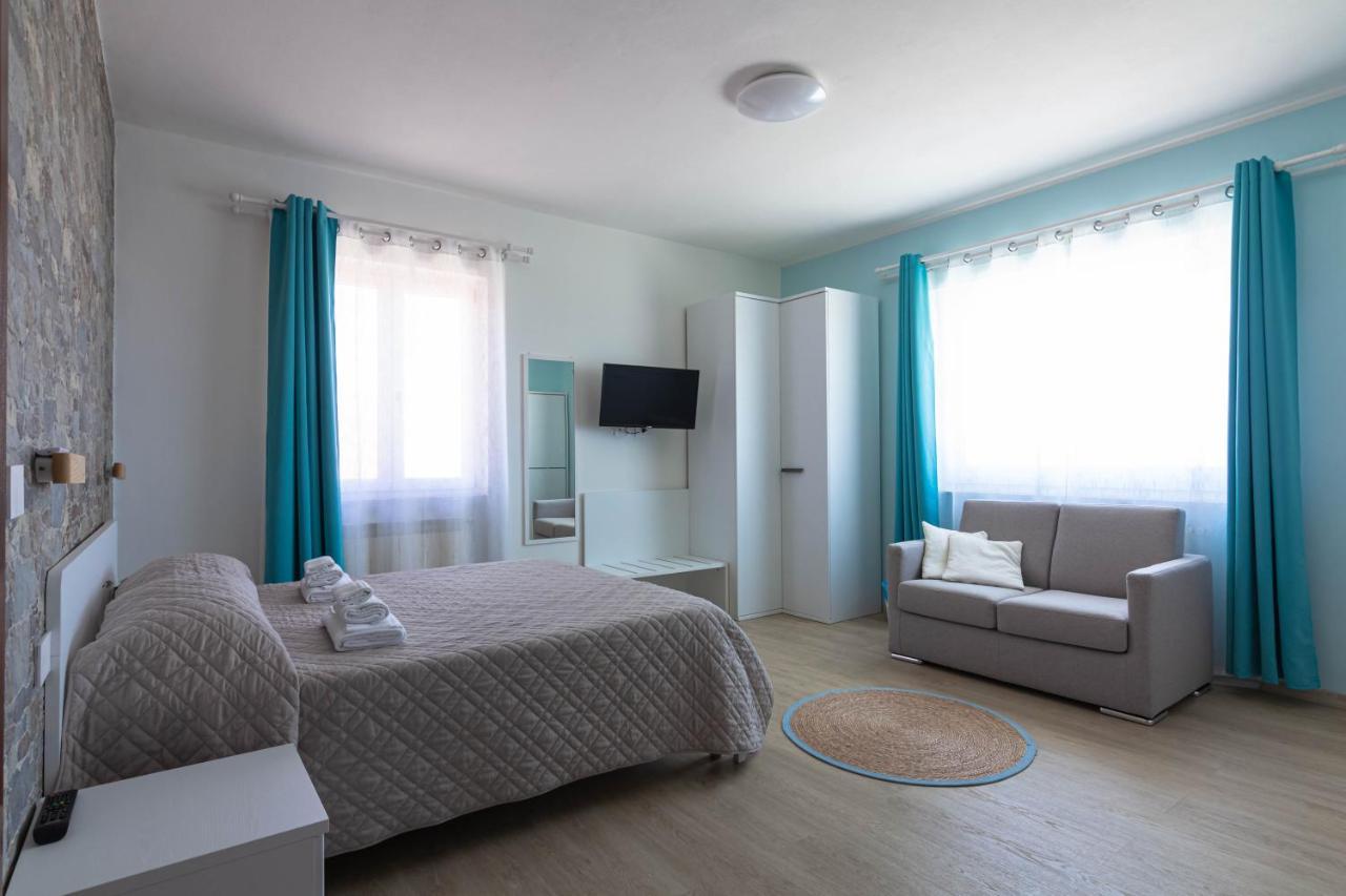 Roccabianca Rooms & Studios Stintino Exterior photo
